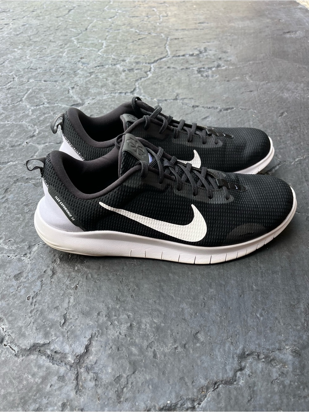 Nike Flex Experience 12